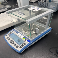 VWR Analytical Balance image 1